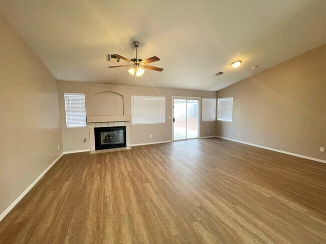 Building Photo - 104 Cloudcrest Dr