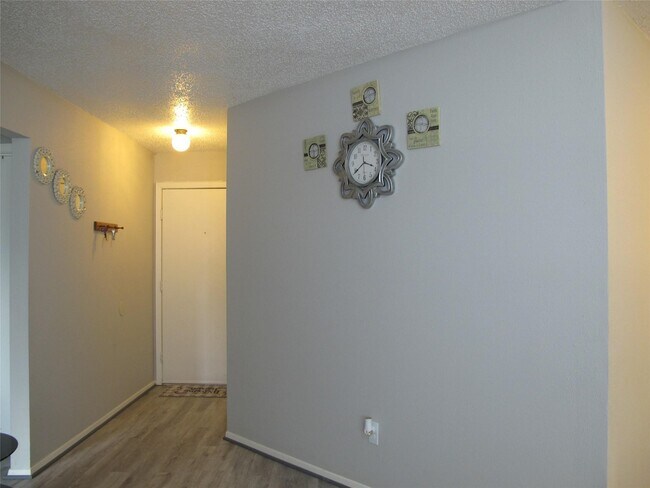 Foto del edificio - 14207 Long River Ct