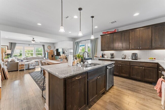 Building Photo - 8701 Blaze Dr