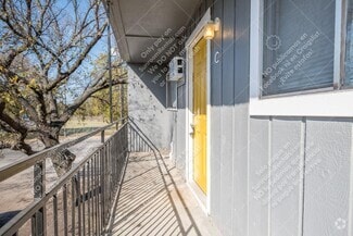 Building Photo - 903 Springdale Rd