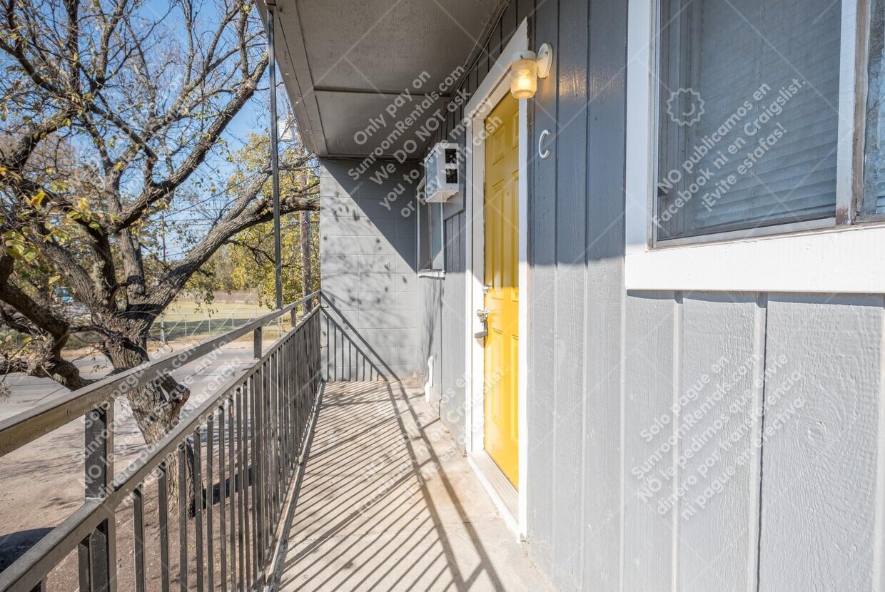 Foto principal - 903 Springdale Rd