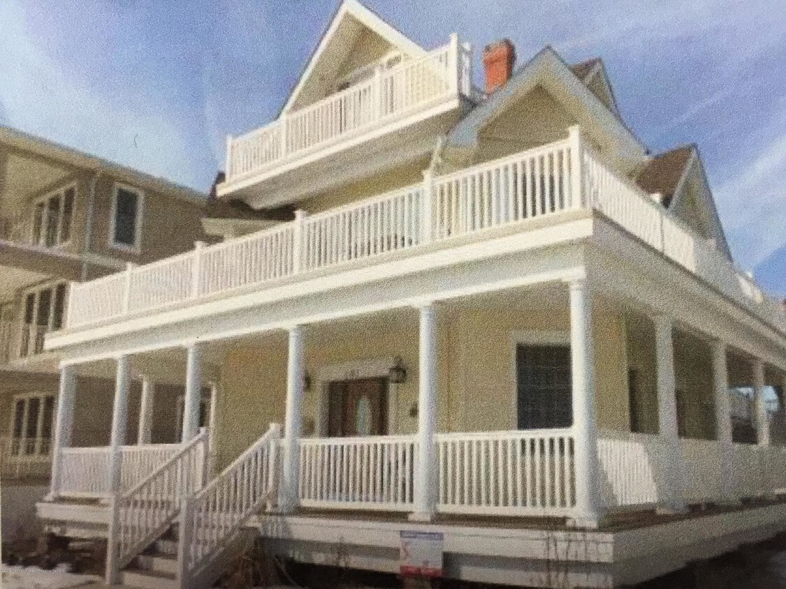 Primary Photo - 1102 Ocean Ave