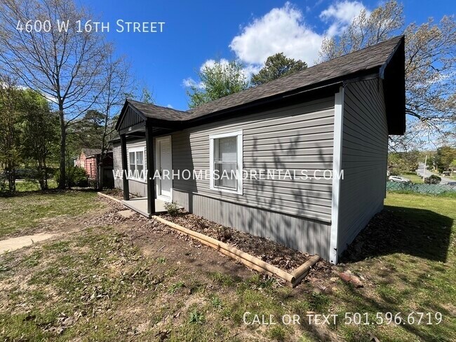 Building Photo - 4600 W 16th Street | $925 | 2 beds, 1 full...