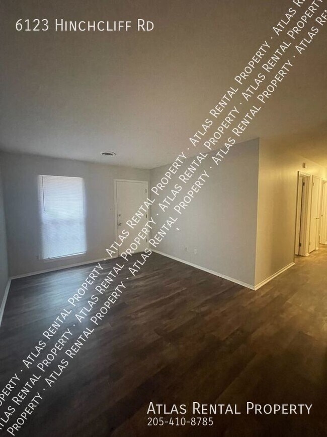 Foto del edificio - 6123 Hinchcliff Rd