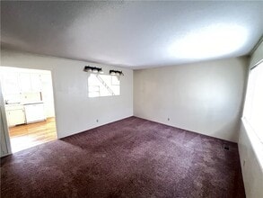 Building Photo - 609 Cedar St