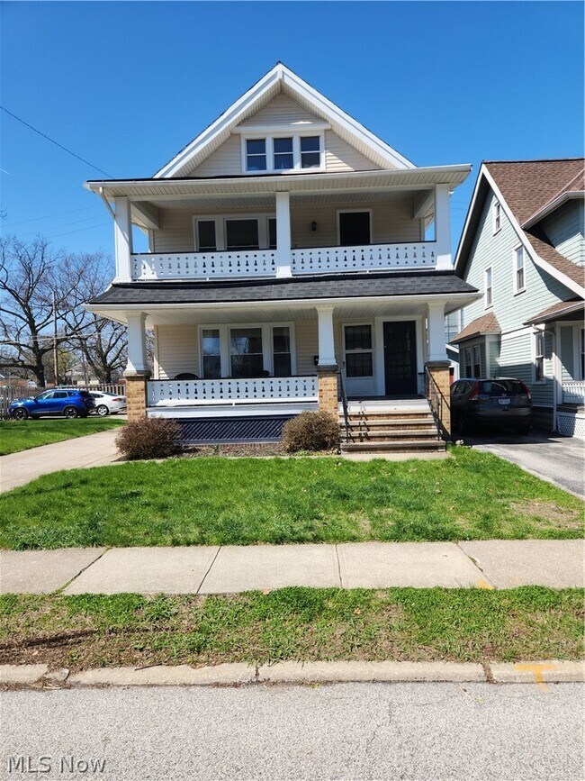 Foto del edificio - 1388 Lakewood Ave