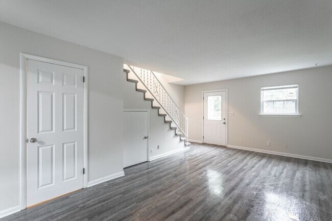 Foto del edificio - 2404 Briggs Ave