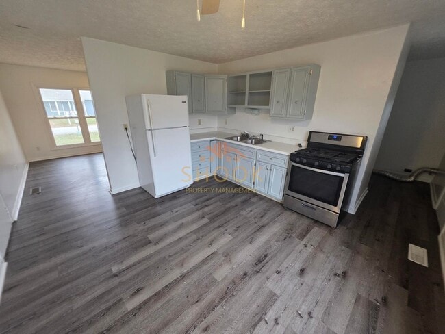 Building Photo - AFFORDABLE 3 BR HOME ON SOUTH SIDE