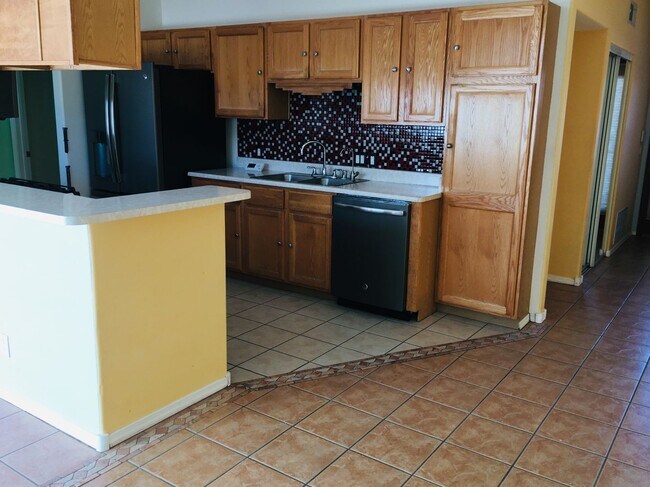 Foto del edificio - Very nice 2 Br house with 1 car garage