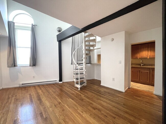 Building Photo - 124 Winnisimmet St