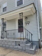 Building Photo - 102 Mercer St