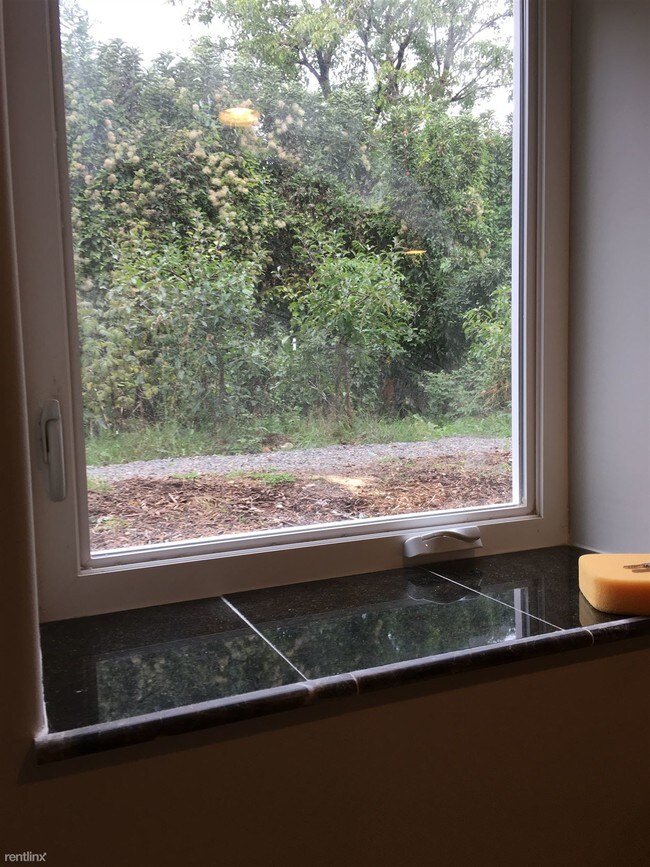 Building Photo - 4855 SE Tenino Ct