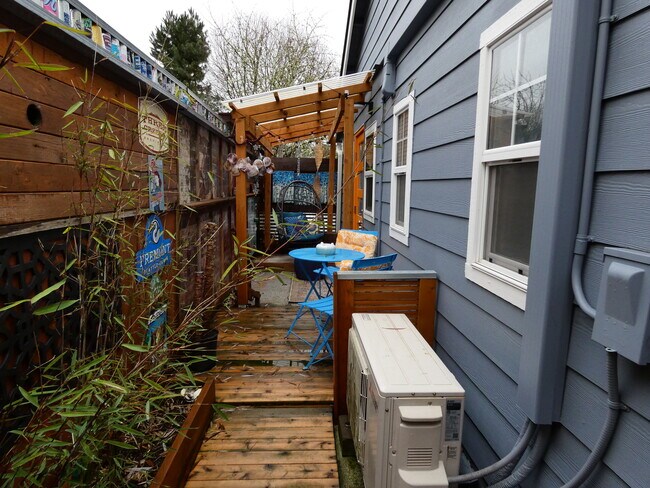 Private area off bedroom - 816 Ferry St SW