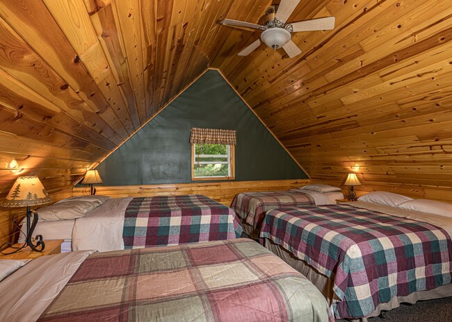 Foto del edificio - 3315 Sand Lake Lodge Ln