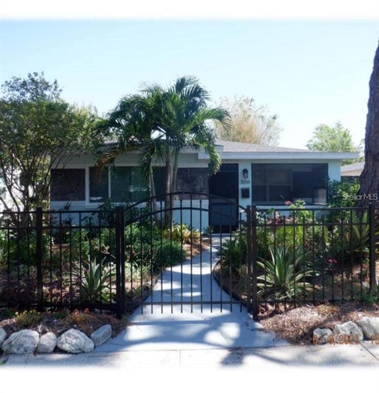 Foto principal - 3654 Burlington Ave N