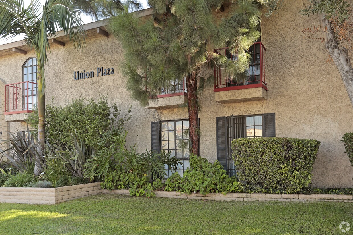 Union Plaza Rentals Paramount, CA