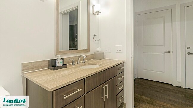 Building Photo - 777 Preston St