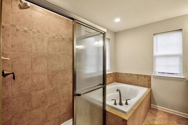 Foto del edificio - 11530 Sulphur Hills Pl