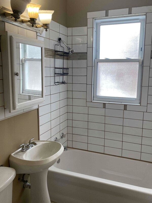 Primary Photo - 56 W 113th Pl