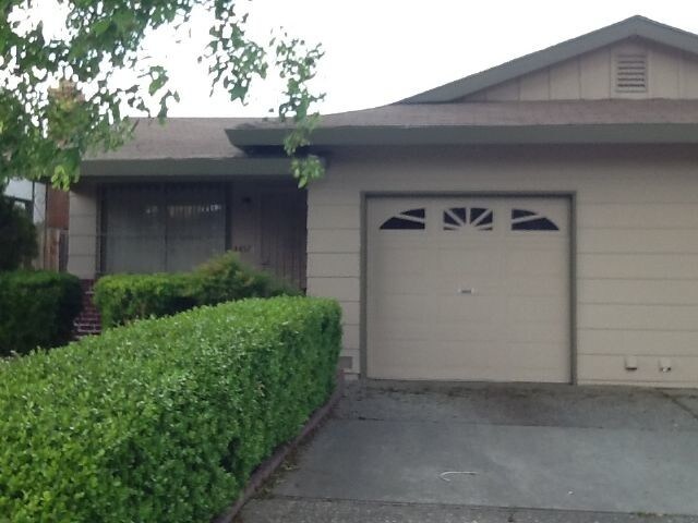 Foto principal - Duplex For Rent in Stockton