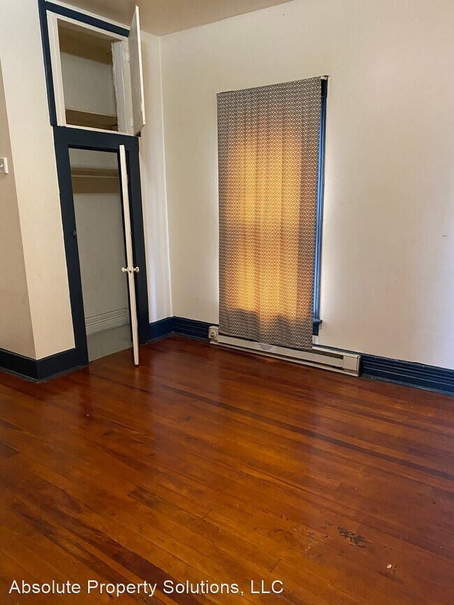 Building Photo - 3 br, 1 bath House - 2125 N National Ave