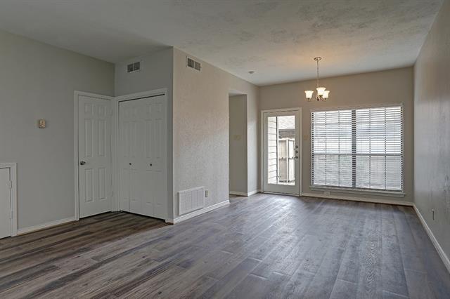 Building Photo - 9910 Royal Ln