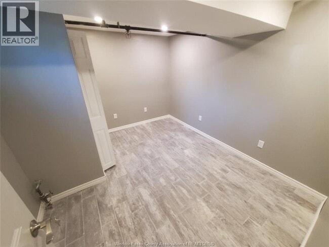 Building Photo - 679 Piche St