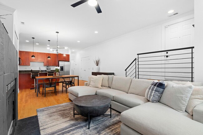 Foto del edificio - 1441 N Wicker Park Ave