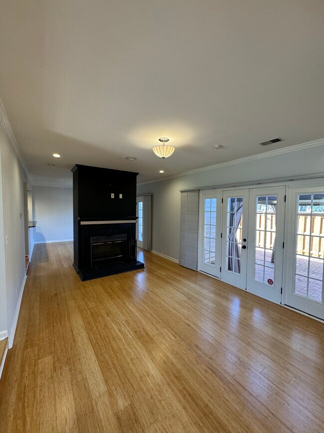 Foto del edificio - 3702 Selwyn Farms Ln