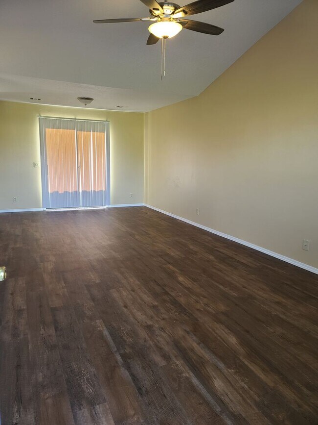 Foto del edificio - Large One Bedroom