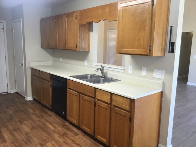 Building Photo - 121 Marsh Edge Ln