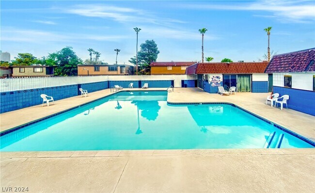 Foto del edificio - Fully furnished!