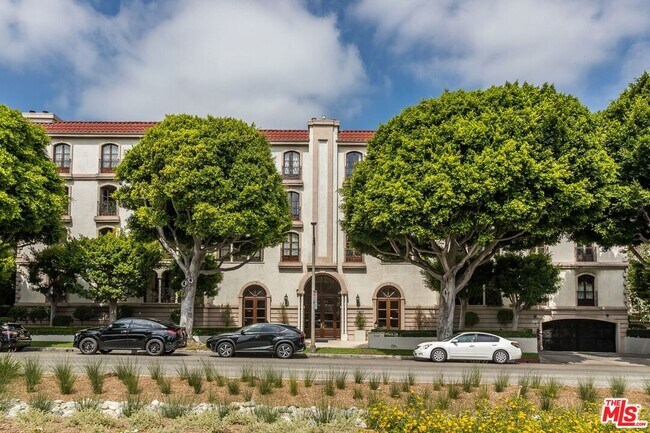 Foto del edificio - 9249 Burton Way