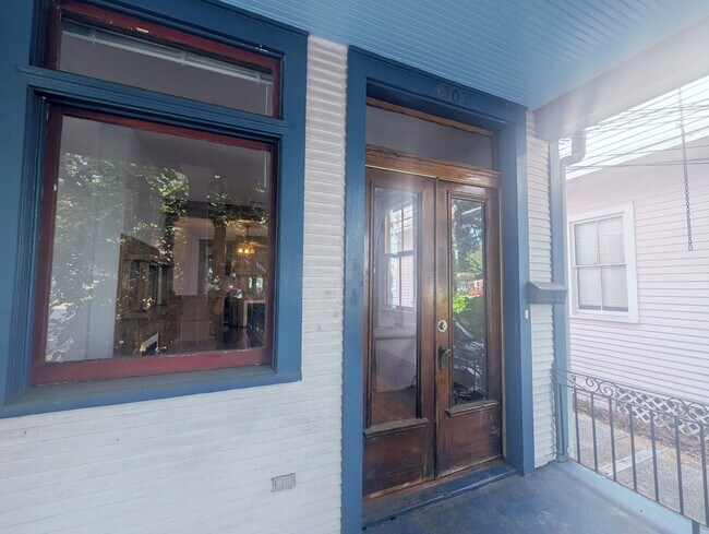 Foto del edificio - 4307 S Carrollton Ave