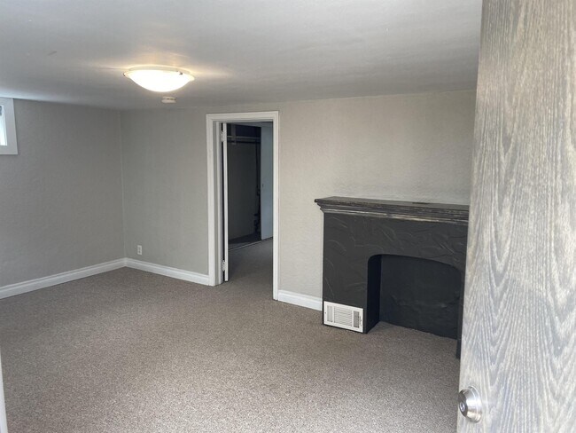 Foto del edificio - 635 Yellowstone Ave