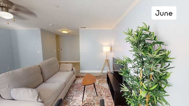 Foto del edificio - ROOM ONLY in 5-bed/3.0-bath Home