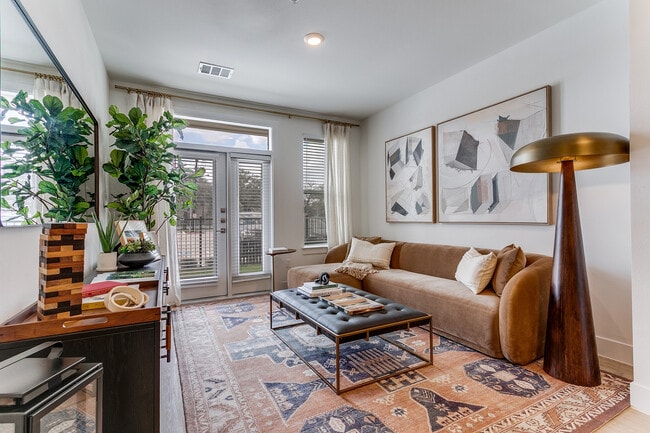 Building Photo - Altitude at Brooks