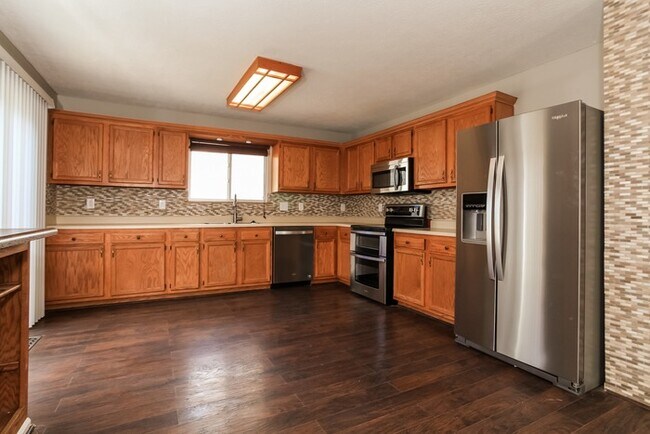 Foto del edificio - Stunning 3 Bedroom 2-Story Home in Hamilto...