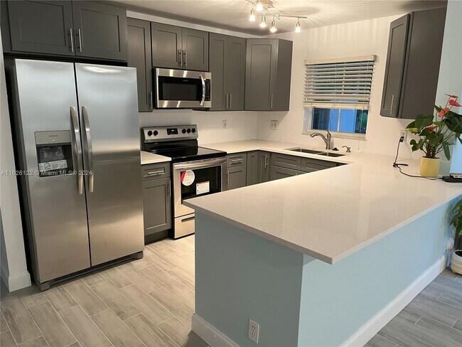 Building Photo - 4210 SW 82nd Way