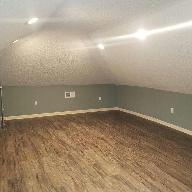 Foto del edificio - 412 N Montgomery St