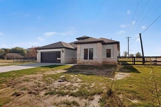 Building Photo - 100 Diamond T Ranch Rd