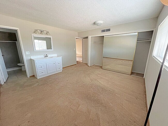 Foto del edificio - 2 Bedroom Townhome in Las Vegas