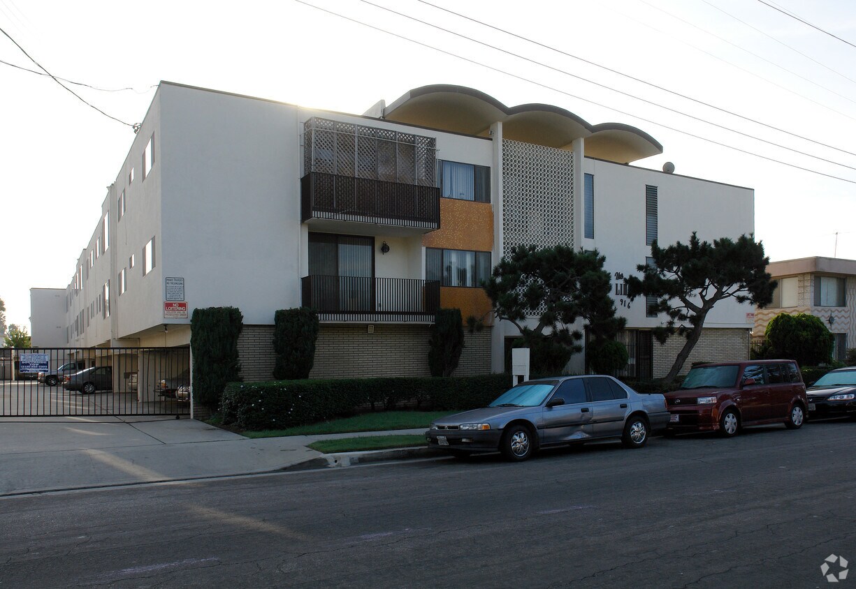 Beach Hill - The Beach Hill Apartments