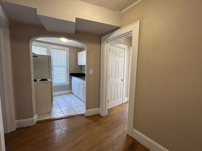 Building Photo - 2623 College St