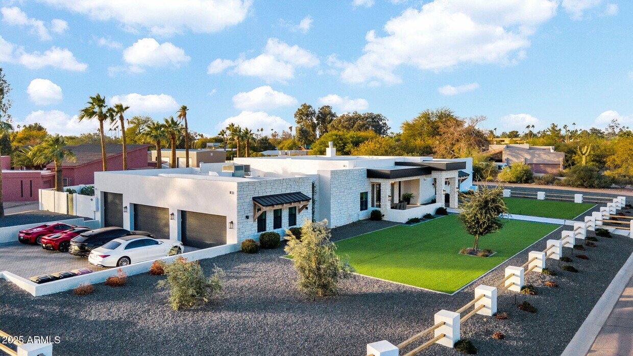 Foto principal - 11842 N Miller Rd