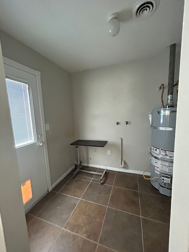 Building Photo - Newly remodeled house in Brawley