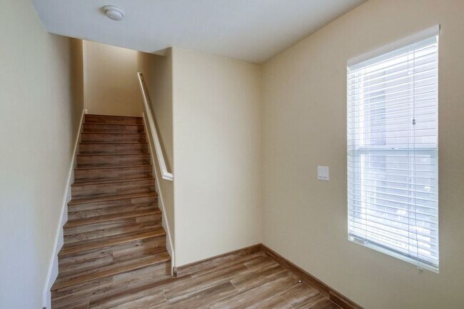 Building Photo - 5426 Soho View Terrace