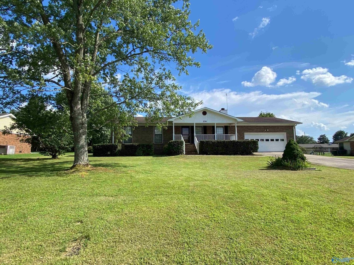 Primary Photo - 114 Natalie Jane Dr