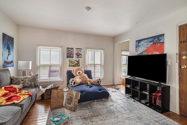 Building Photo - 428 S Division St