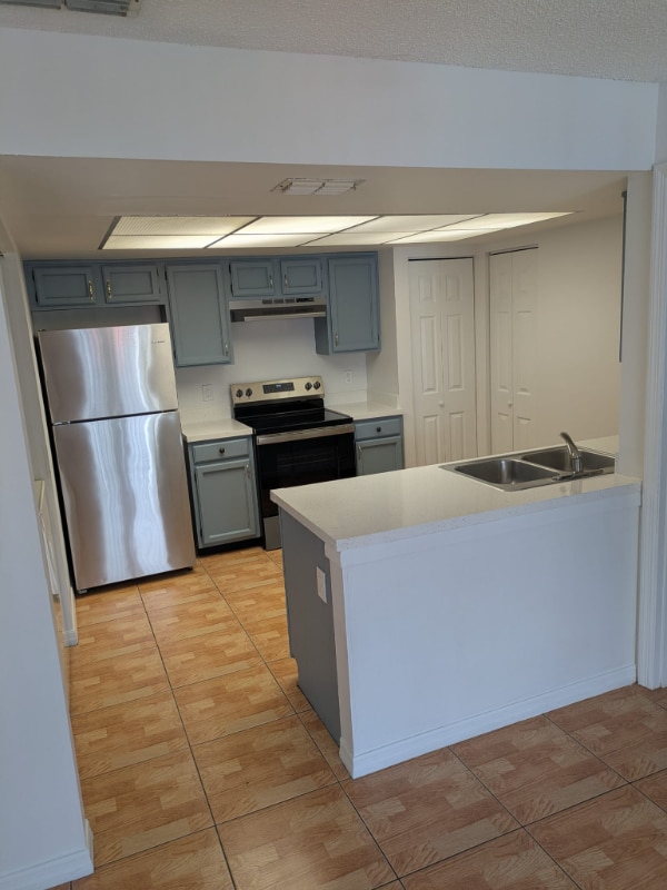 Foto del edificio - 4369 White Pine Ave